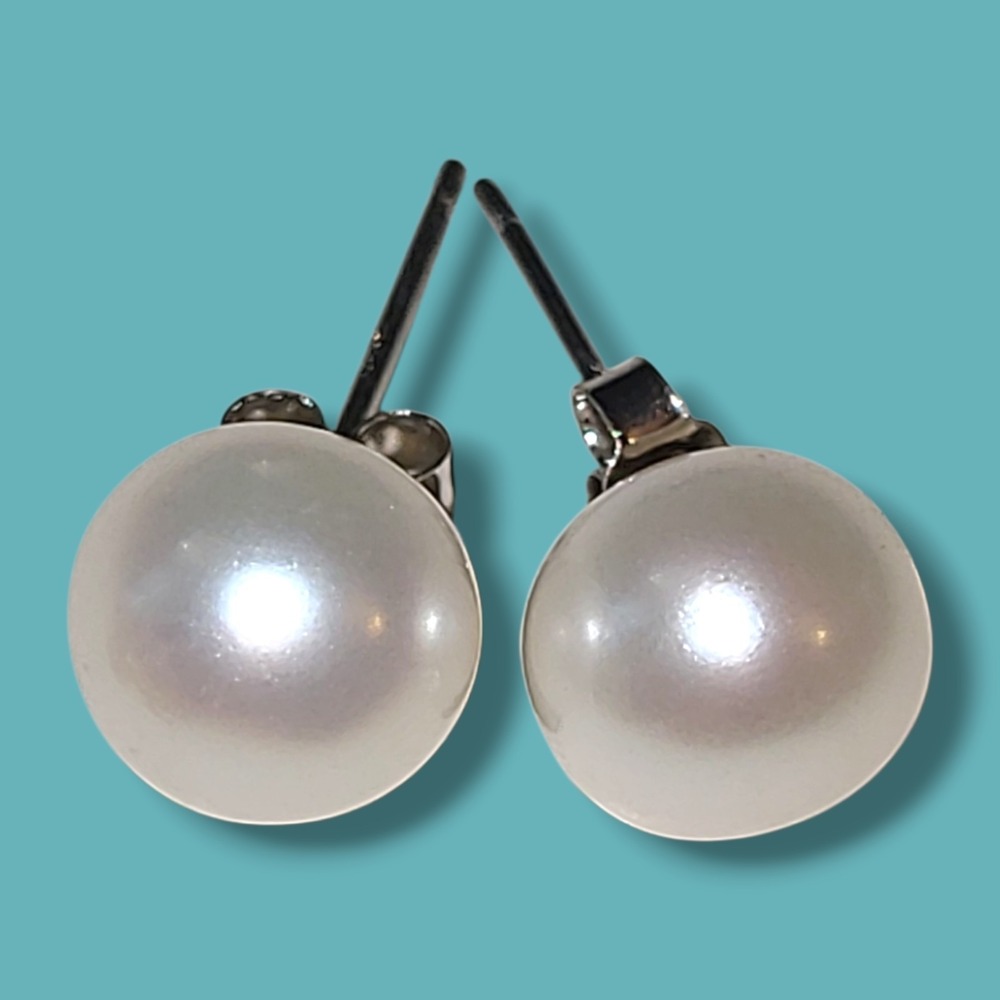 8.6mm Freshwater Pearl Stud Earrings 925 Sterling Silver White Pearl Posts